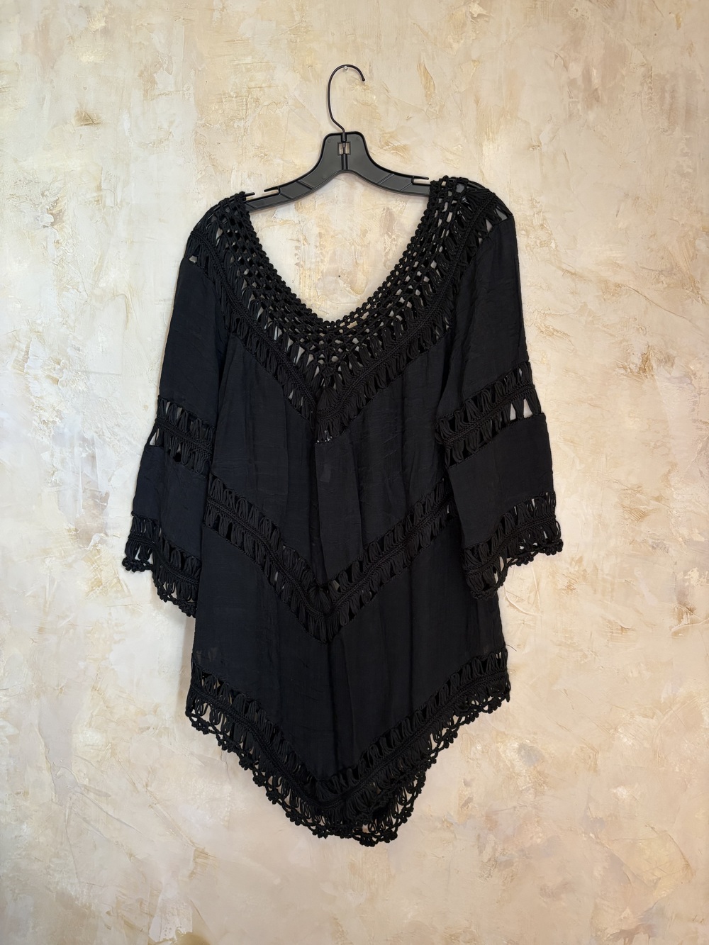 Elan crochet cover up, great conditions one size